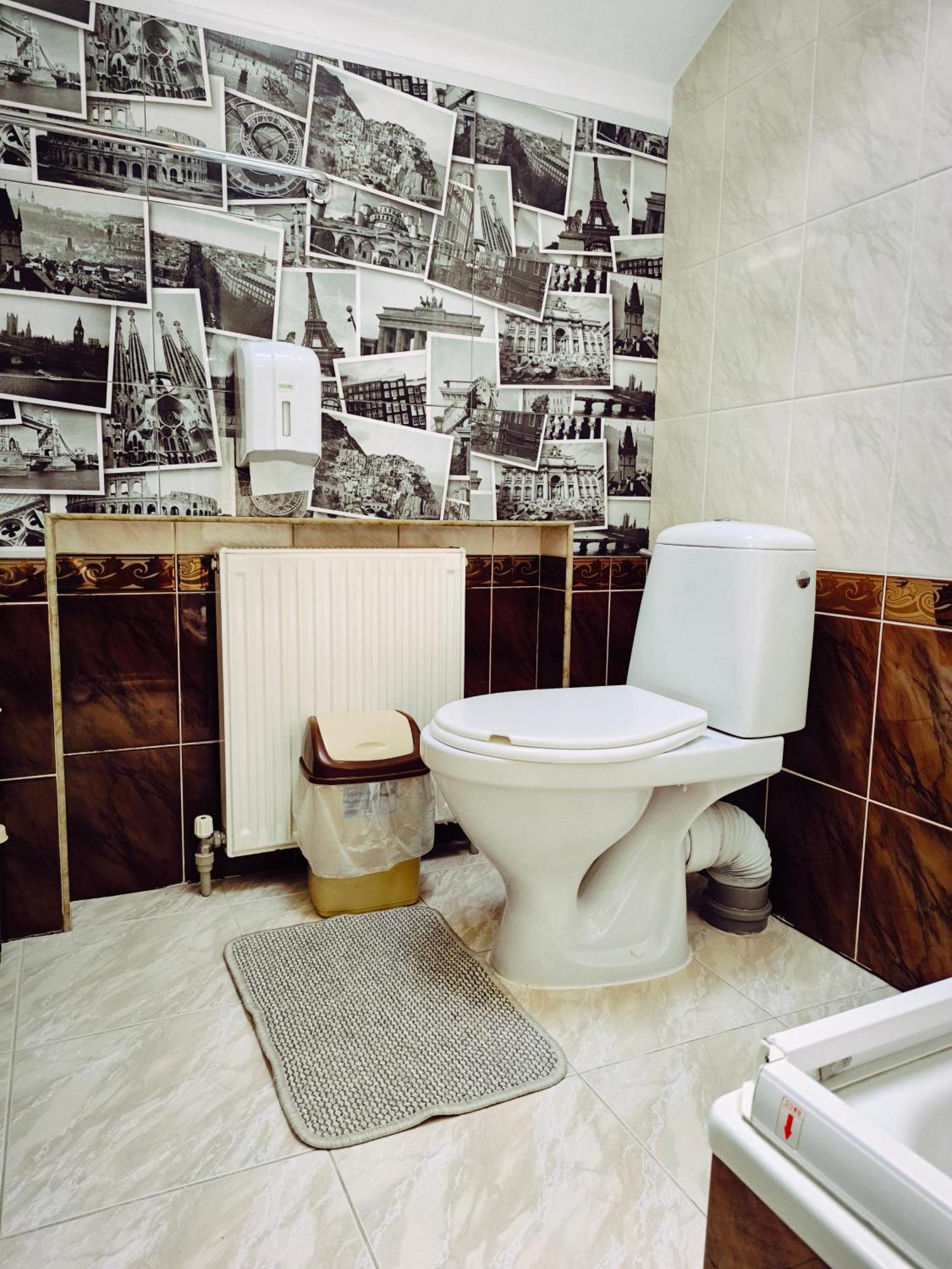Hotel Delfin Mukacheve Bagian luar foto