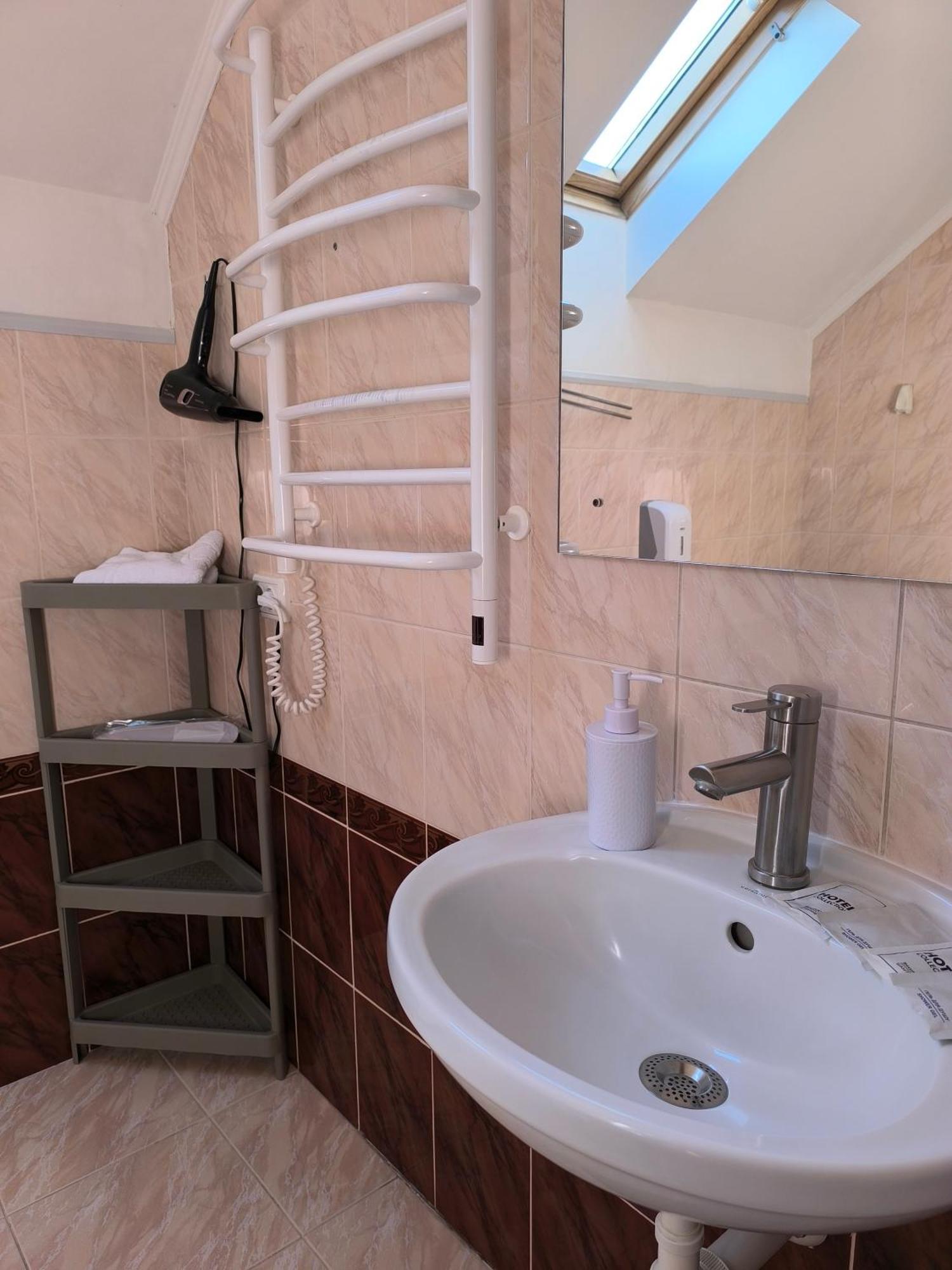 Hotel Delfin Mukacheve Ruang foto
