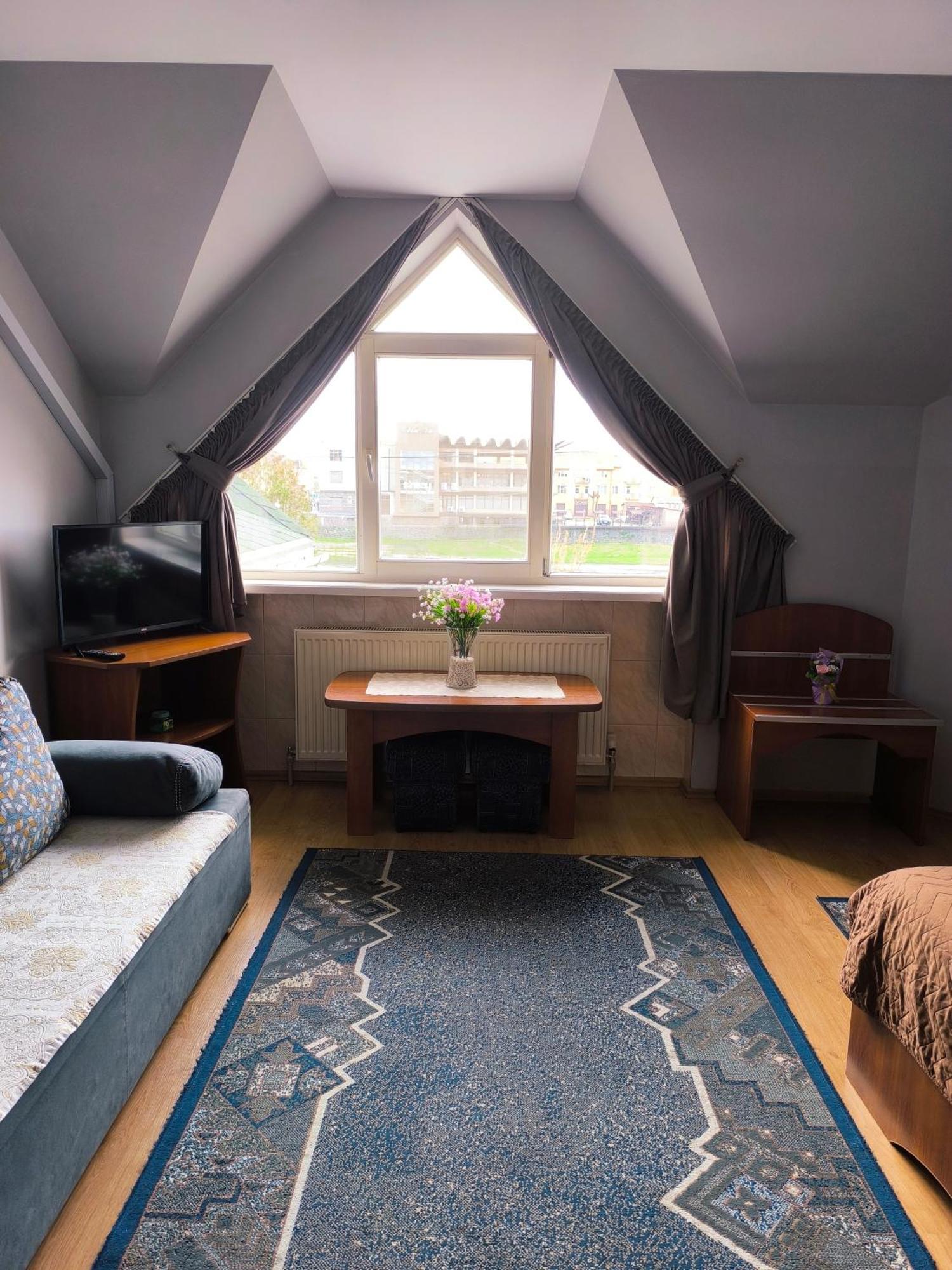 Hotel Delfin Mukacheve Ruang foto