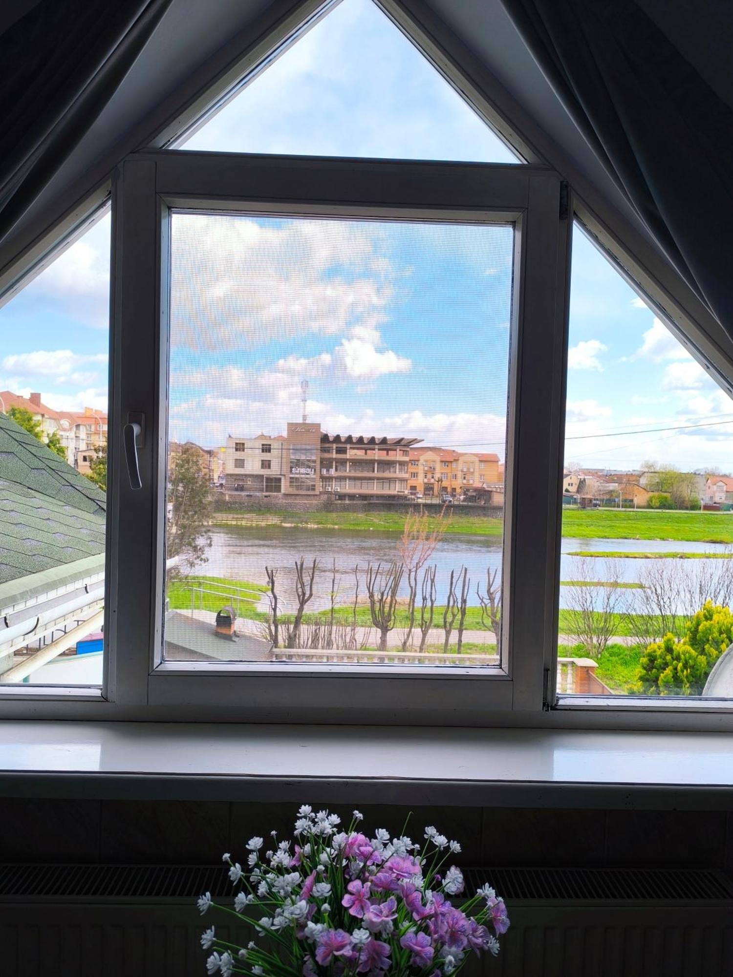 Hotel Delfin Mukacheve Ruang foto