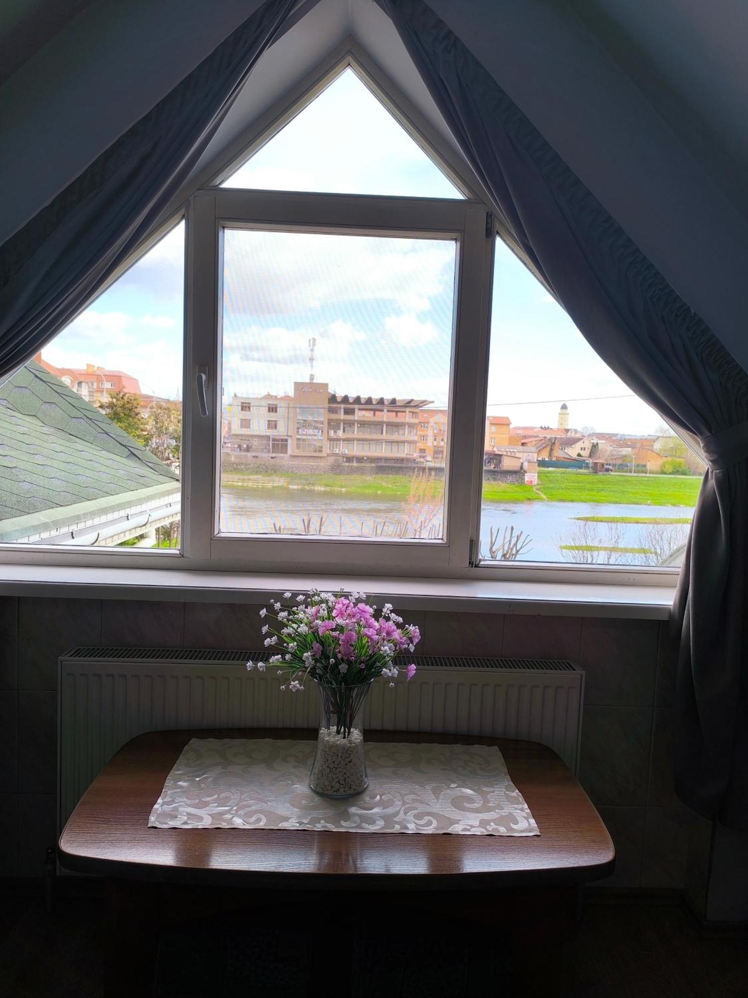 Hotel Delfin Mukacheve Ruang foto