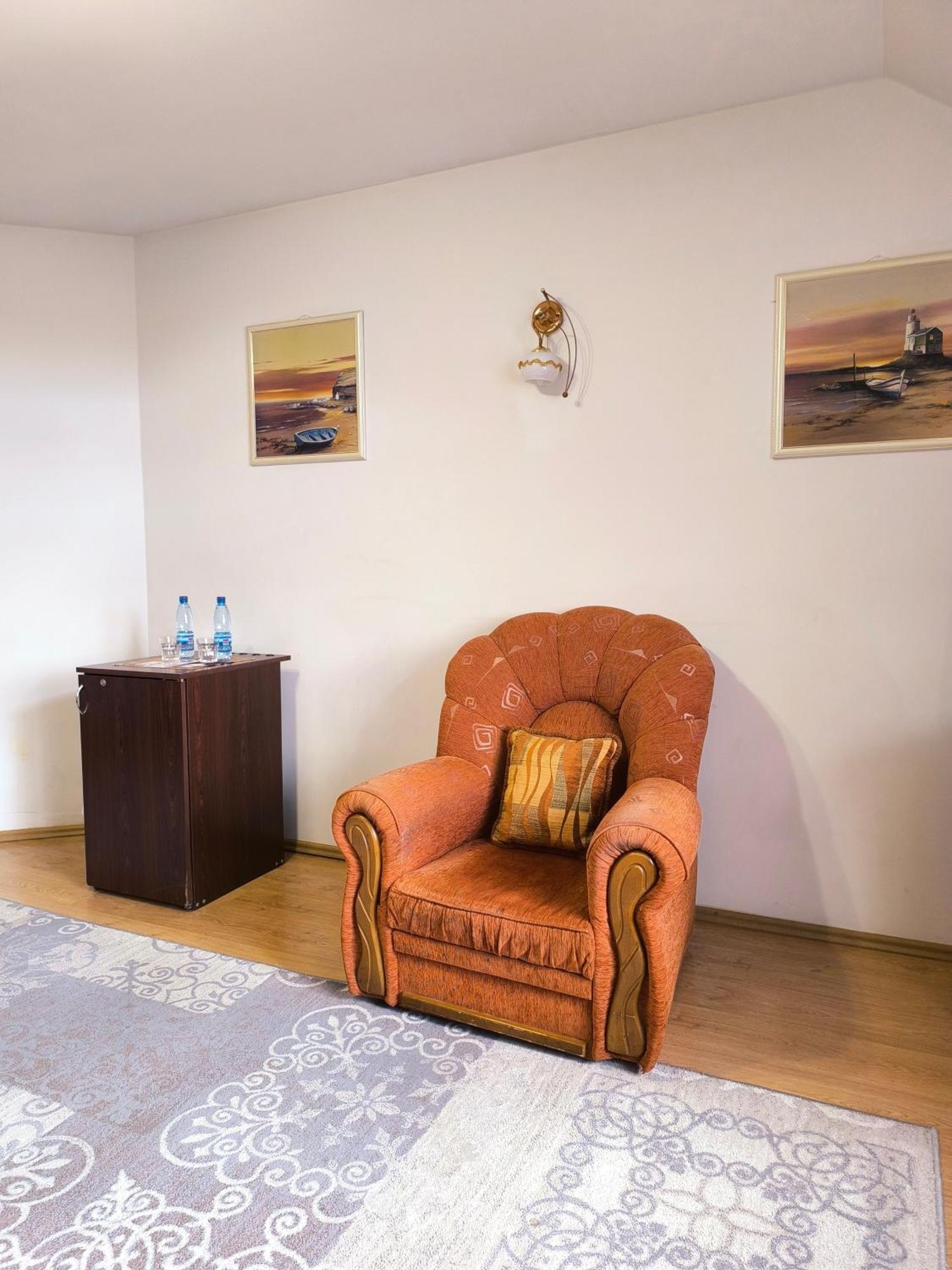 Hotel Delfin Mukacheve Ruang foto