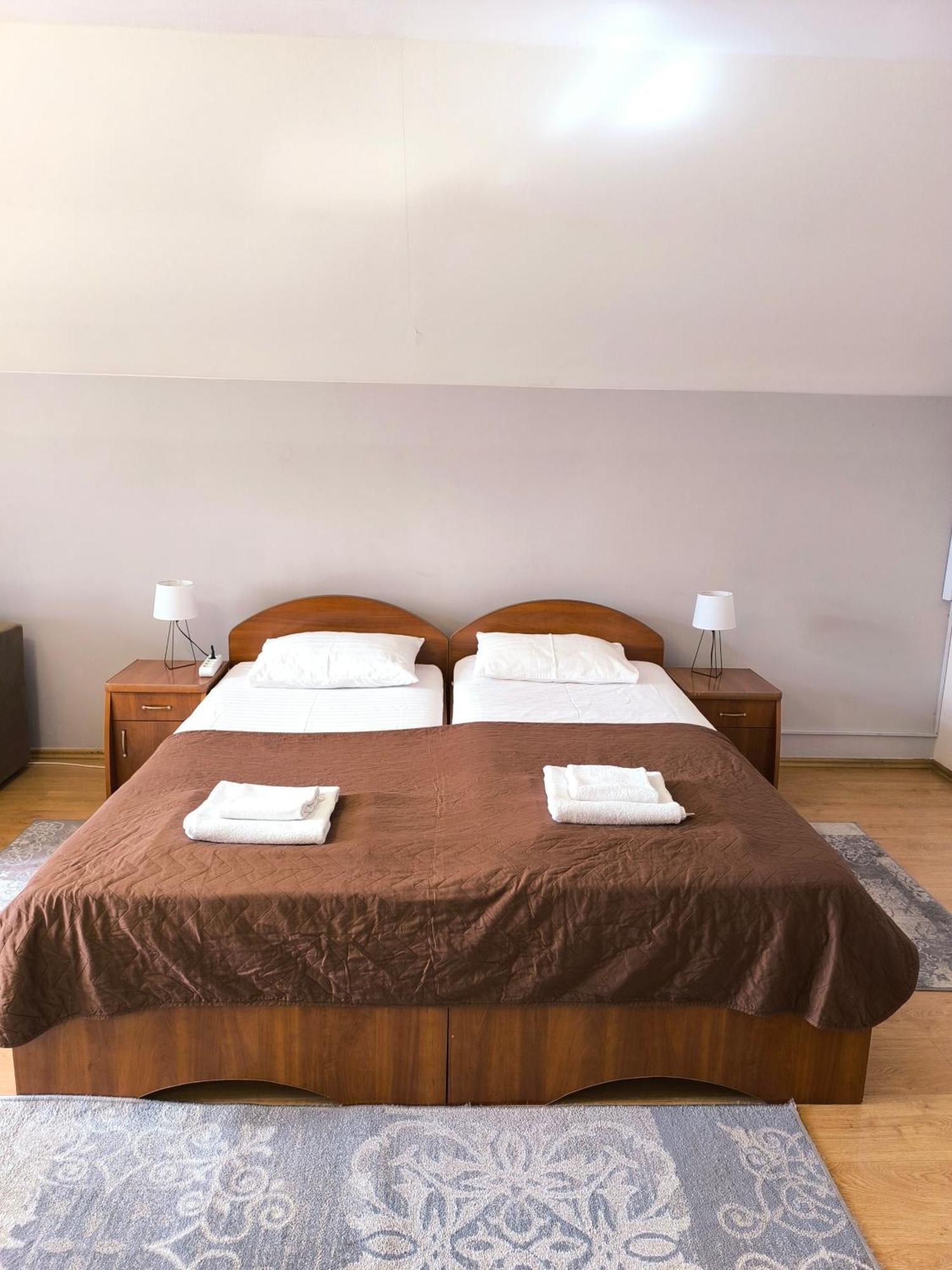 Hotel Delfin Mukacheve Ruang foto